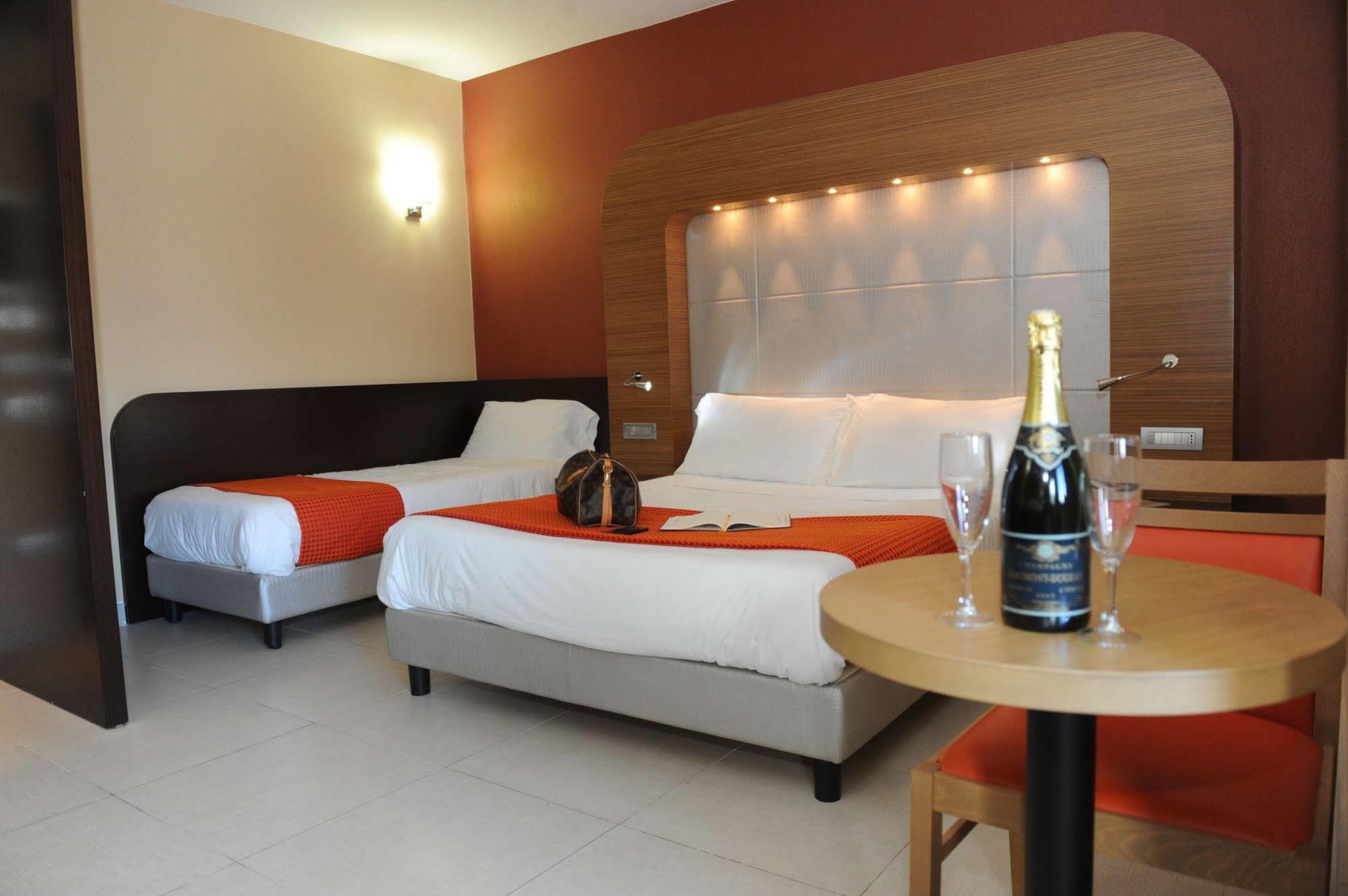 Hotel Ristorante La Campagnola 卡西诺 外观 照片
