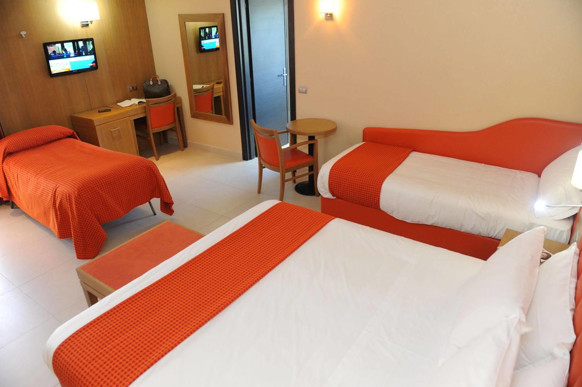 Hotel Ristorante La Campagnola 卡西诺 外观 照片